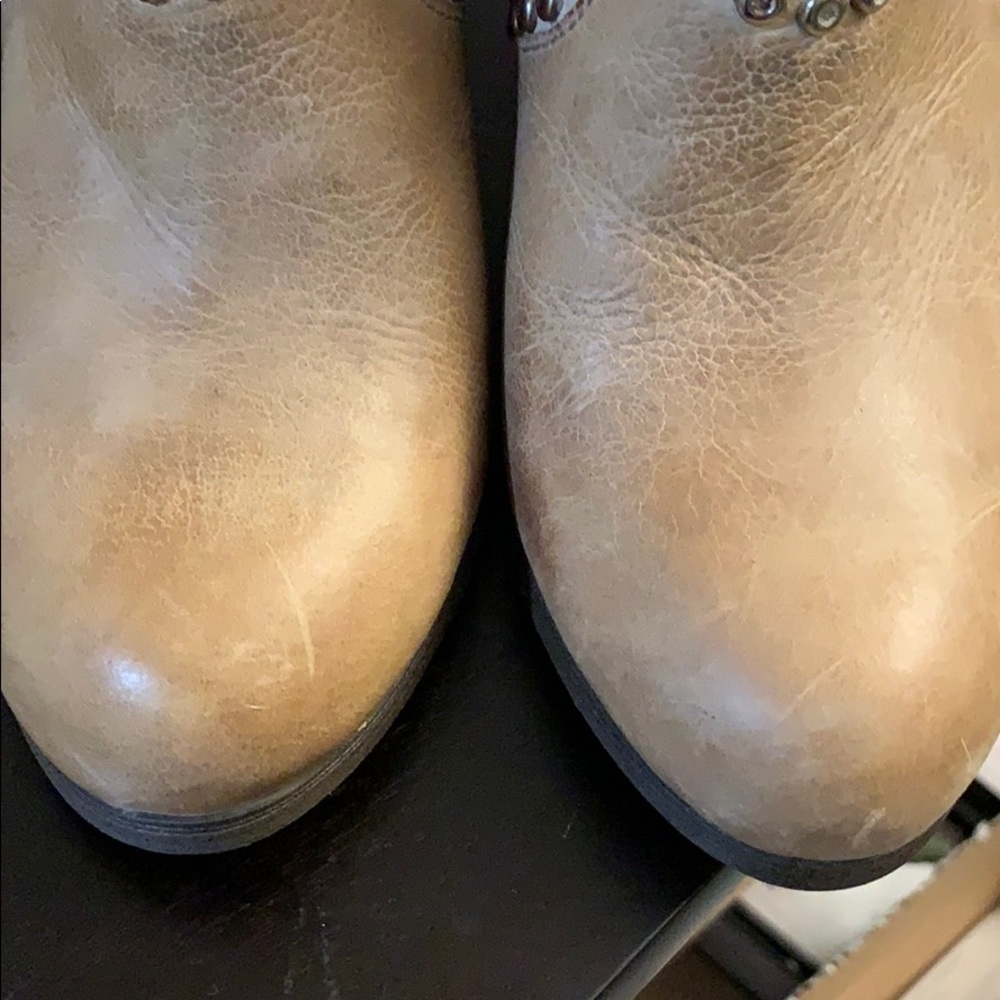New! Steve Madden Leather Distressed Booties - Picture 9 of 9